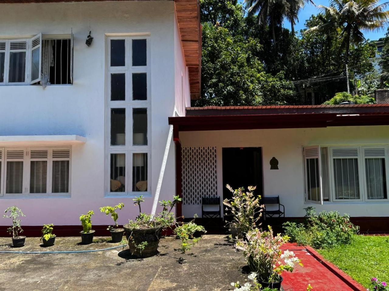 No 06 Veediya Bandara Lane Bahirawakanda Kandy Zewnętrze zdjęcie