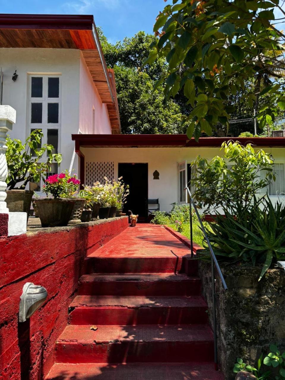 No 06 Veediya Bandara Lane Bahirawakanda Kandy Zewnętrze zdjęcie